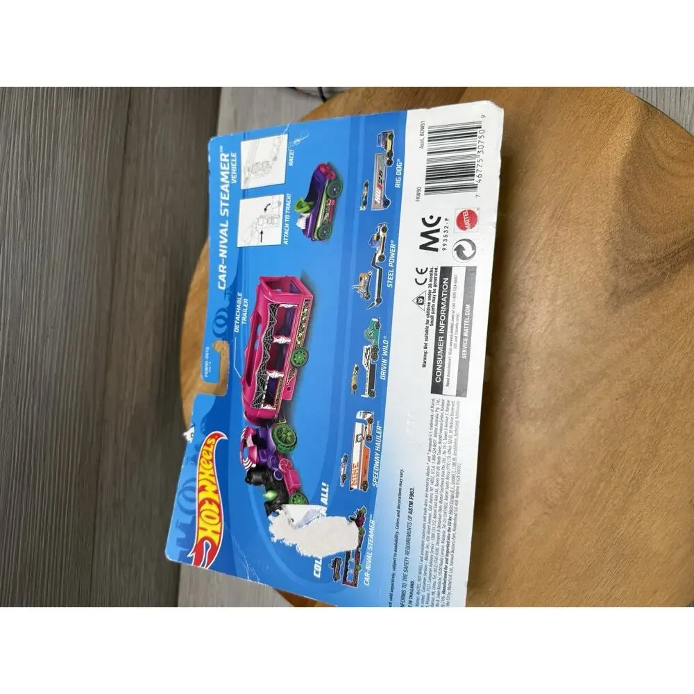 Hot Wheels Super Rigs Tooned up Transporter & Vehicle GKC23
